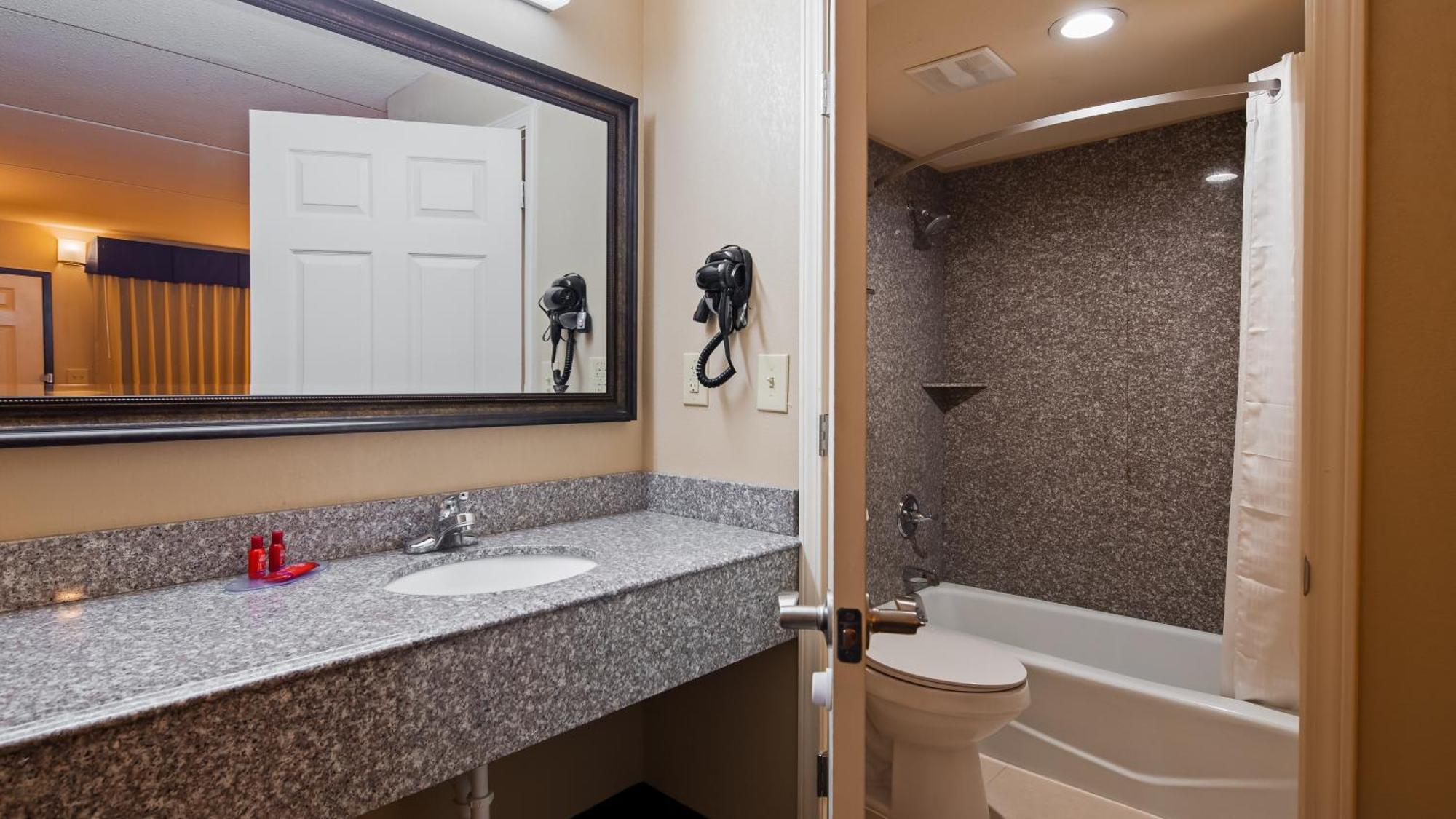 Surestay Hotel By Best Western Tupelo North Buitenkant foto